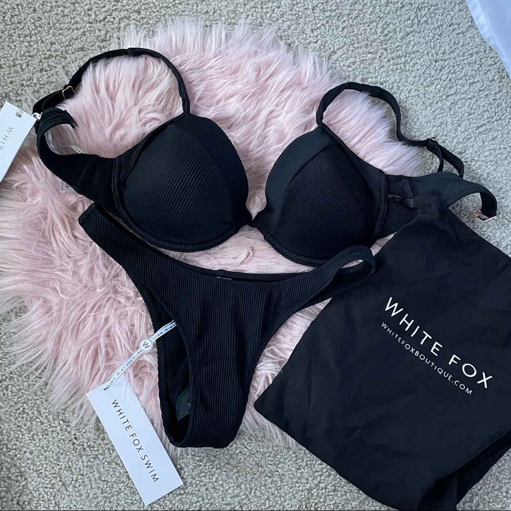 Bikini-Black ribbed White fox